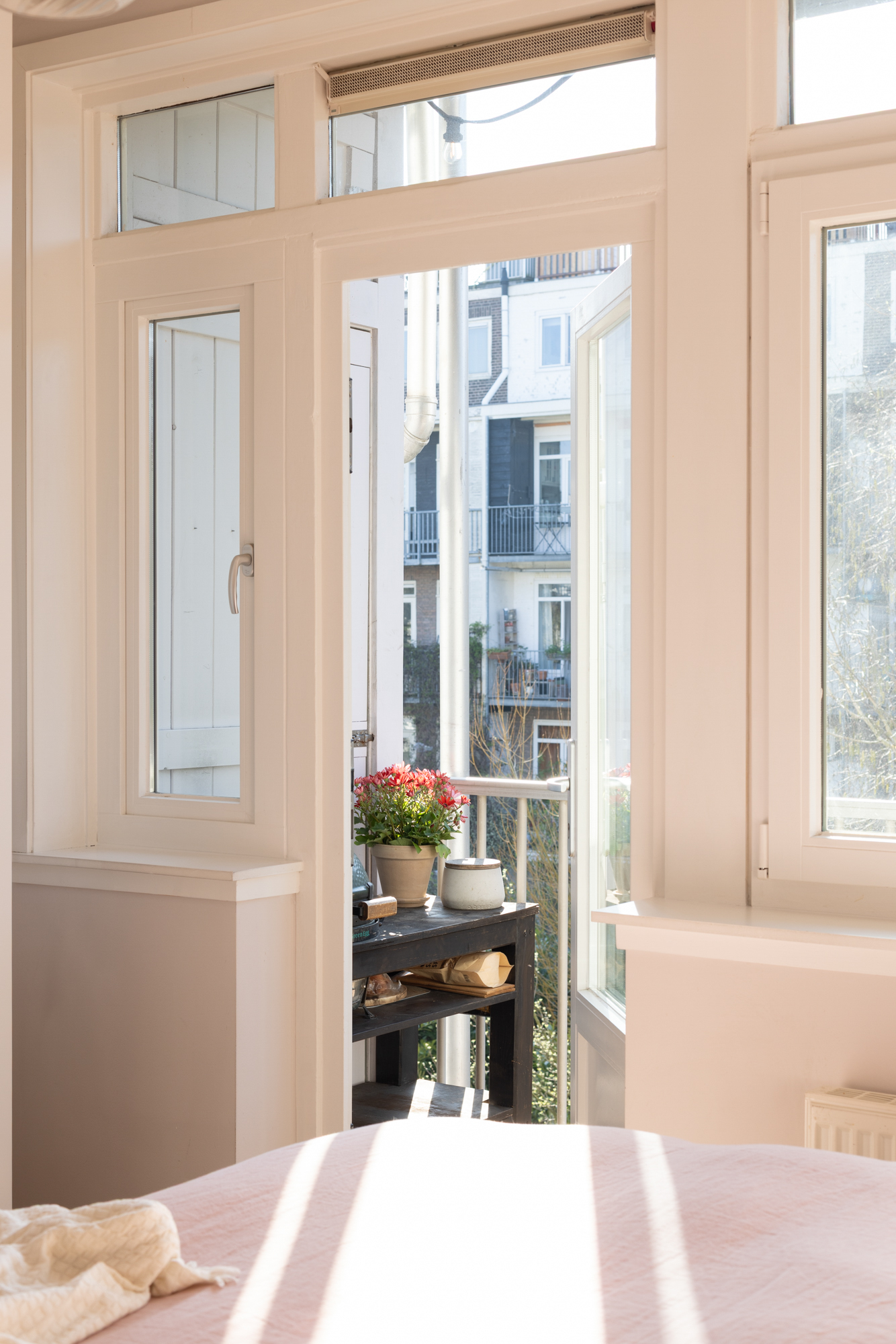 Slaapkamer met balkon